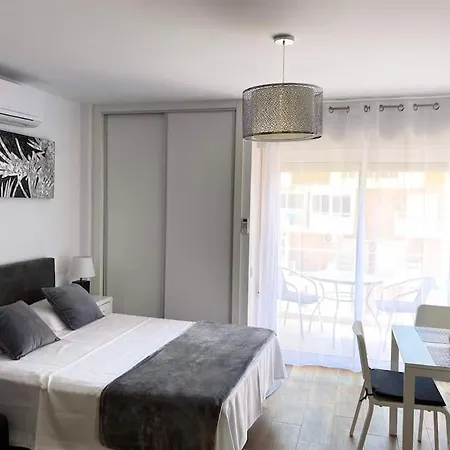 Appartement Style & Comfort In - Pool Available Seasonally Benalmádena