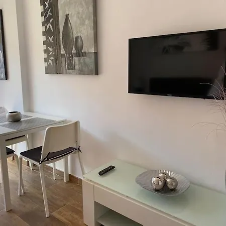 Style & Comfort In - Pool Available Seasonally Appartement