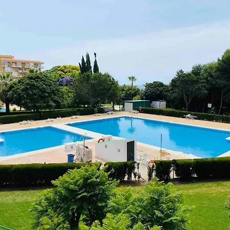 Style & Comfort In - Pool Available Seasonally Lägenhet *