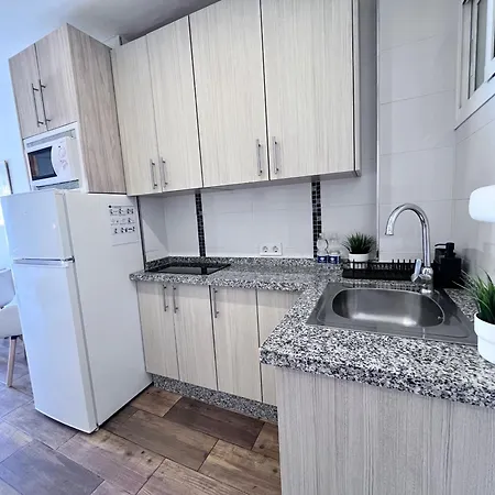 Style & Comfort In - Pool Available Seasonally Appartement